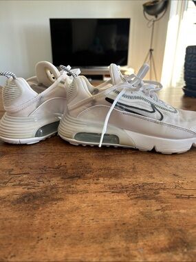 Women’s Nike Air Max 2090 Running Shoes